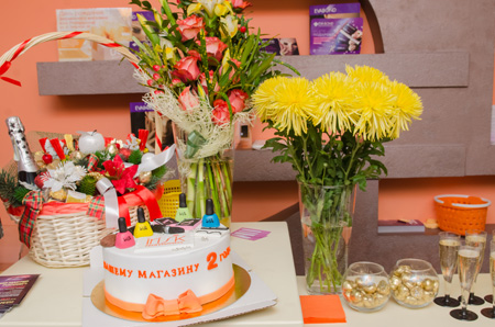 День рождения фирменного магазина на Тульской